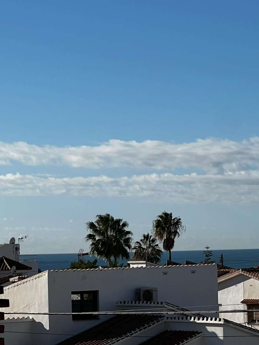 5 bedroom Villa for sale in Caleta de Velez with garage - € 850,000 (Ref: 10011838)