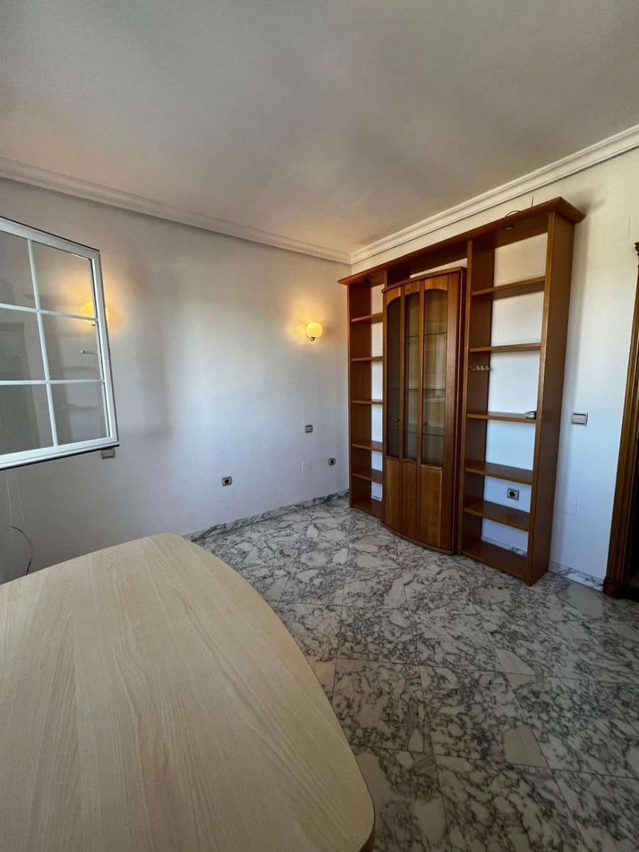 5 bedroom Villa for sale in Caleta de Velez with garage - € 850,000 (Ref: 10011838)