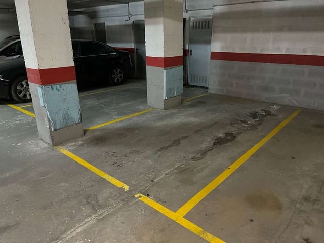 Garage till salu i Vélez-Málaga - 26 000 € (Ref: 10011839)