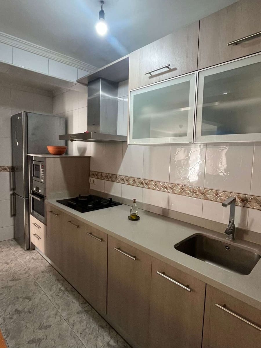 3 bedroom Flat for sale in Torre del Mar with garage - € 328,000 (Ref: 10011840)