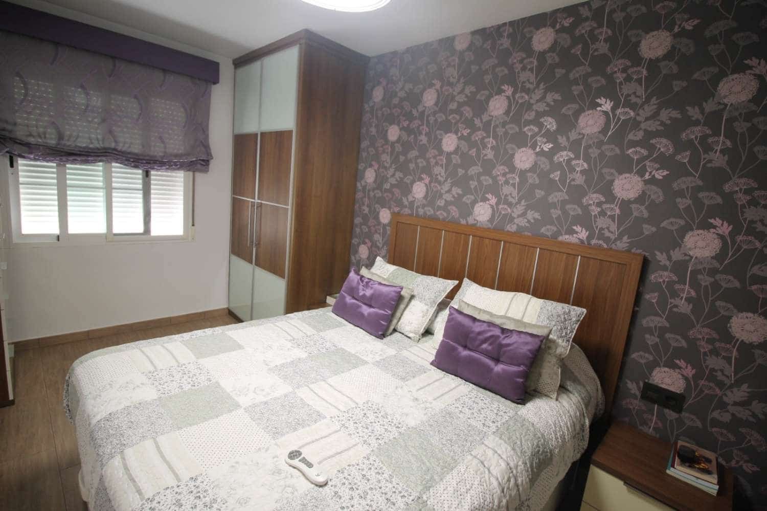 Piso de 3 habitaciones en Caleta de Vélez en venta - 289.000 € (Ref: 10011844)