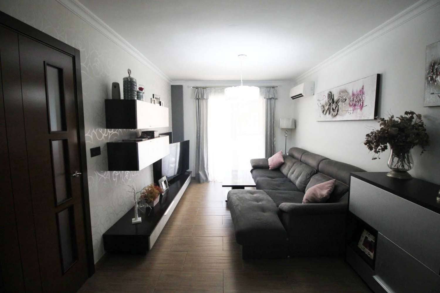 Piso de 3 habitaciones en Caleta de Vélez en venta - 289.000 € (Ref: 10011844)