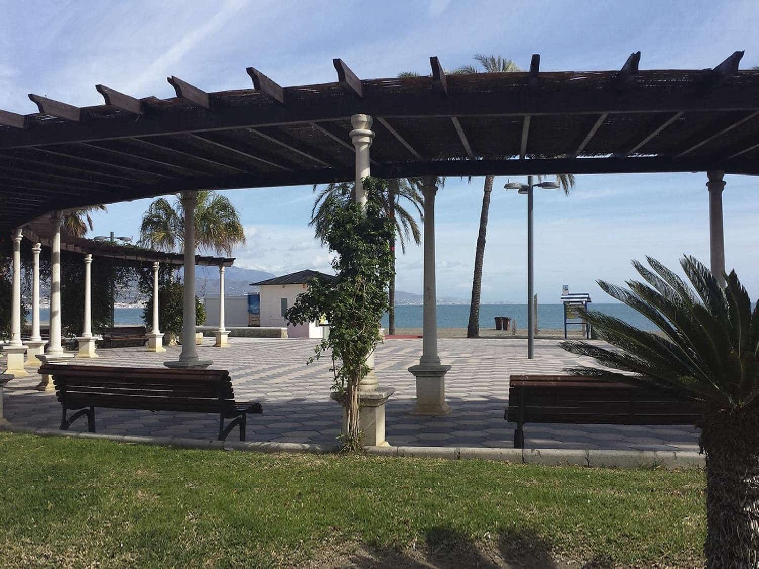 2 bedroom Townhouse for sale in Torre del Mar - € 250,000 (Ref: 10011845)
