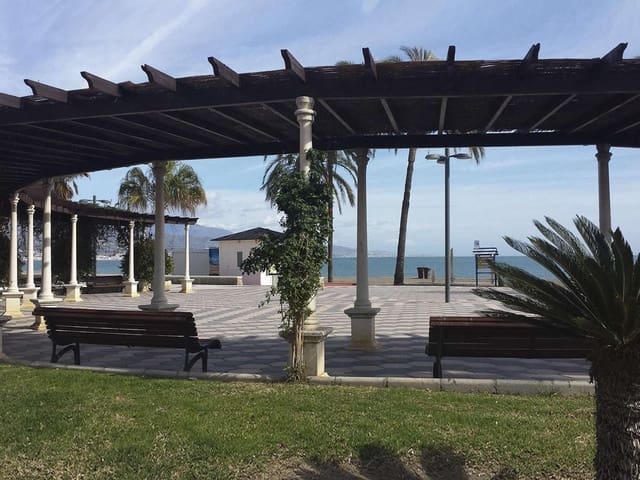 2 bedroom Townhouse for sale in Torre del Mar, Vélez-Málaga - € 250,000 (Ref: 10011845)