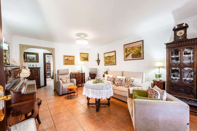 4 soverom Rekkehus til salgs i Torre del Mar, Vélez-Málaga med garasje - € 396 900 (Ref: 10012794)