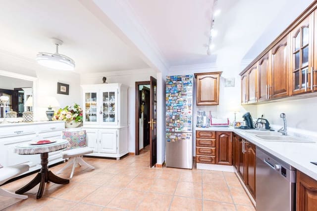 4 soverom Rekkehus til salgs i Torre del Mar, Vélez-Málaga med garasje - € 396 900 (Ref: 10012794)