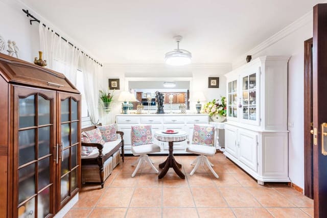 4 soverom Rekkehus til salgs i Torre del Mar, Vélez-Málaga med garasje - € 396 900 (Ref: 10012794)