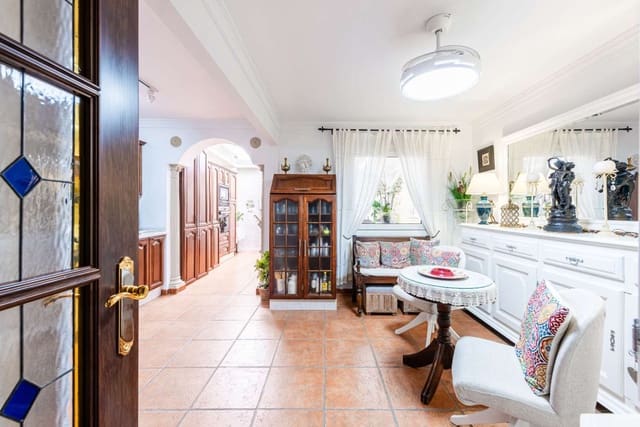 4 soverom Rekkehus til salgs i Torre del Mar, Vélez-Málaga med garasje - € 396 900 (Ref: 10012794)