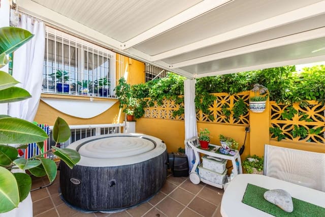 4 soverom Rekkehus til salgs i Torre del Mar, Vélez-Málaga med garasje - € 396 900 (Ref: 10012794)