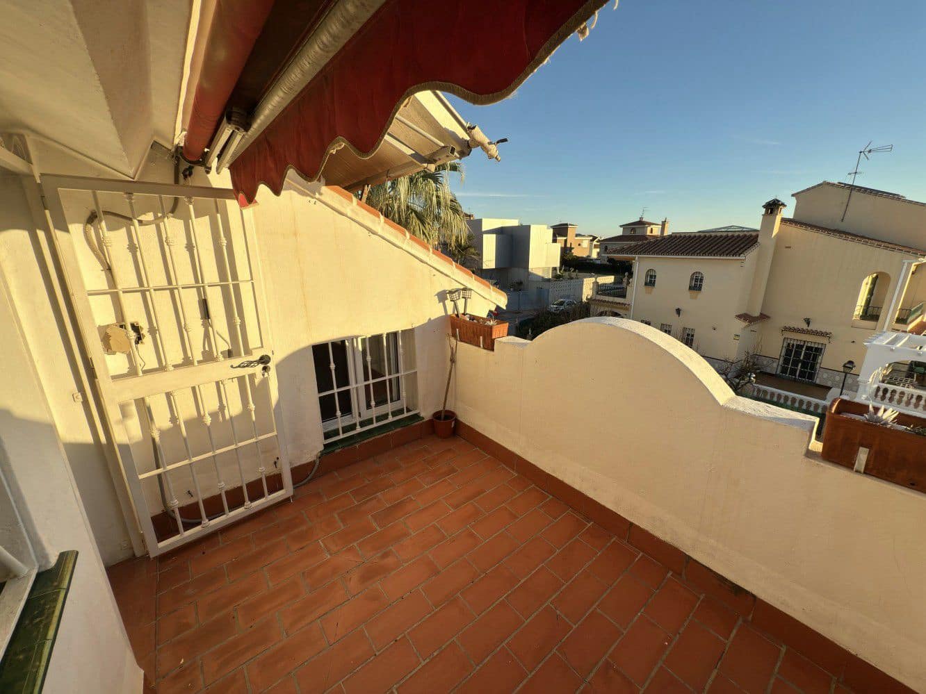 Adosado de 4 habitaciones en Torre del Mar en venta con garaje - 395.000 € (Ref: 10021923)