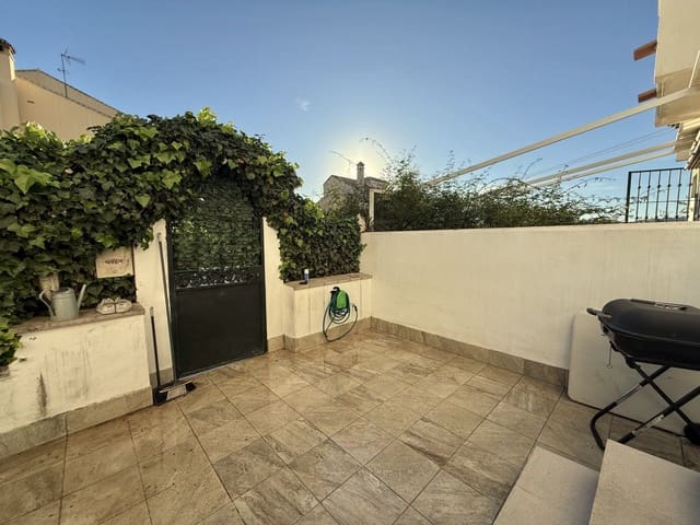 Adosado de 4 habitaciones en Torre del Mar, Vélez-Málaga en venta con garaje - 395.000 € (Ref: 10021923)