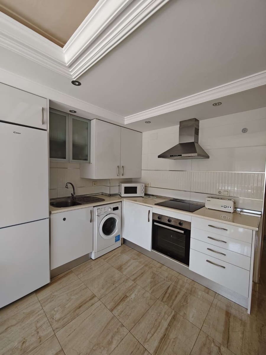 Piso de 2 habitaciones en Torre del Mar en venta - 264.900 € (Ref: 10057943)