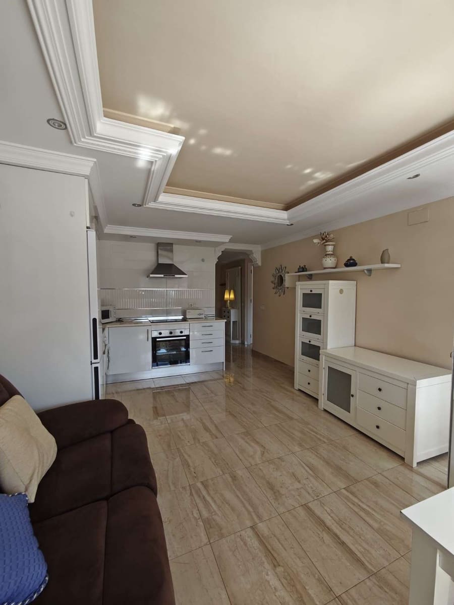 Piso de 2 habitaciones en Torre del Mar en venta - 264.900 € (Ref: 10057943)