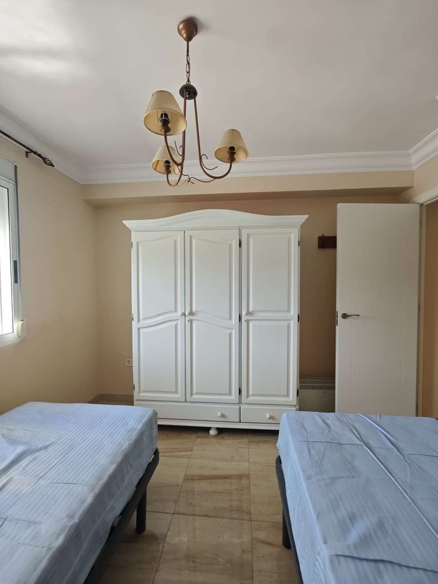 Piso de 2 habitaciones en Torre del Mar en venta - 264.900 € (Ref: 10057943)