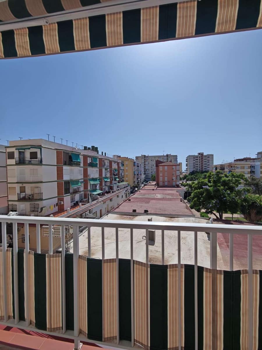 Piso de 2 habitaciones en Torre del Mar en venta - 264.900 € (Ref: 10057943)
