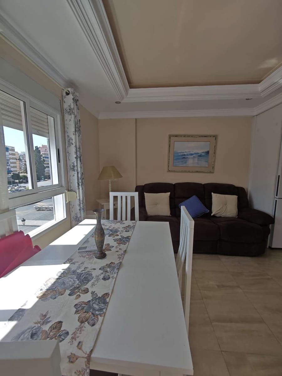 Piso de 2 habitaciones en Torre del Mar en venta - 264.900 € (Ref: 10057943)