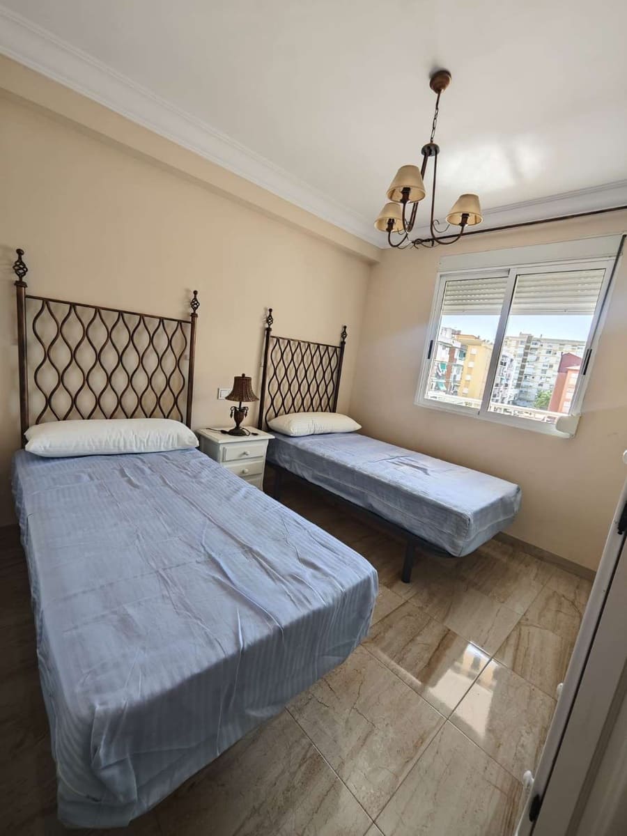 Piso de 2 habitaciones en Torre del Mar en venta - 264.900 € (Ref: 10057943)