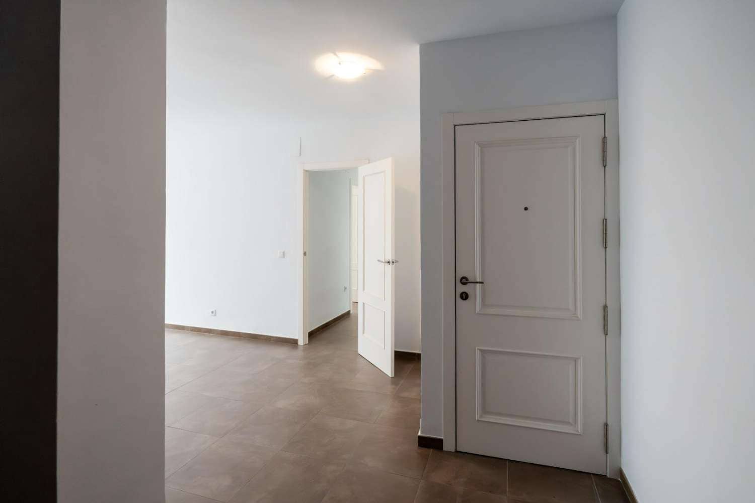 5 makuuhuone Asunto myytävänä paikassa Huelva kaupunki - 43 000 € (Ref: 10094152)