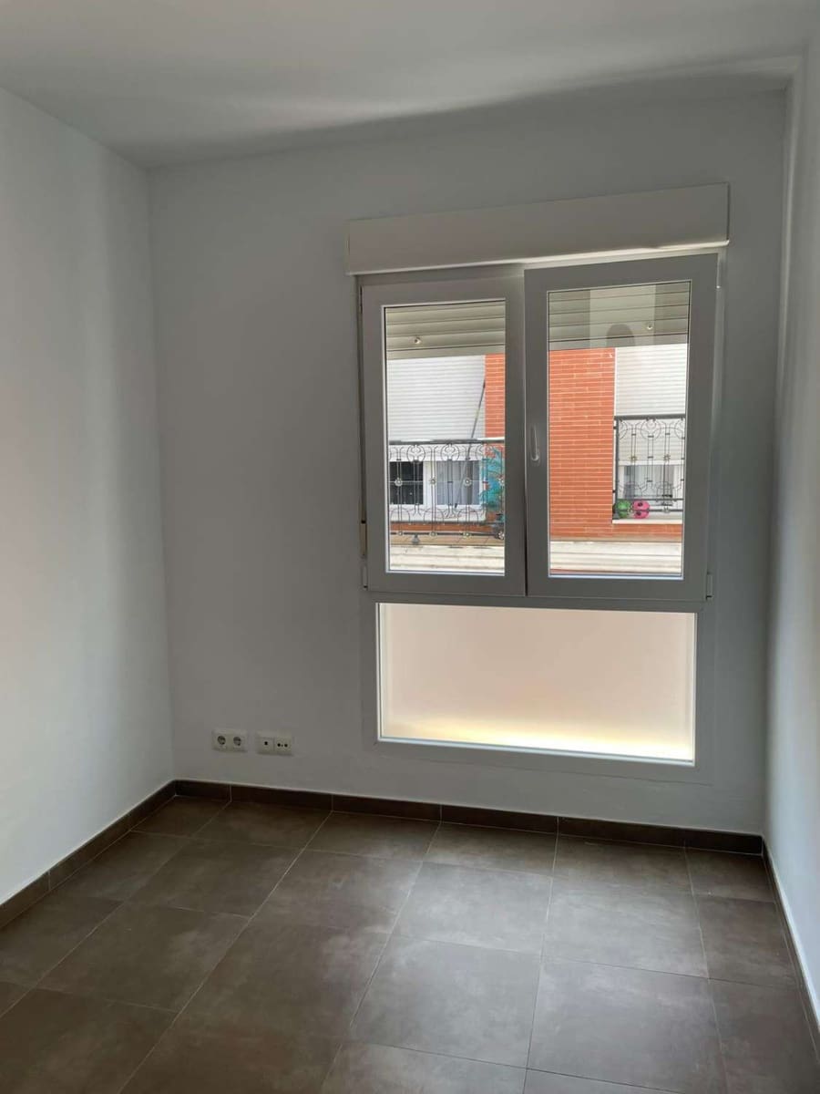 5 makuuhuone Asunto myytävänä paikassa Huelva kaupunki - 43 000 € (Ref: 10094152)