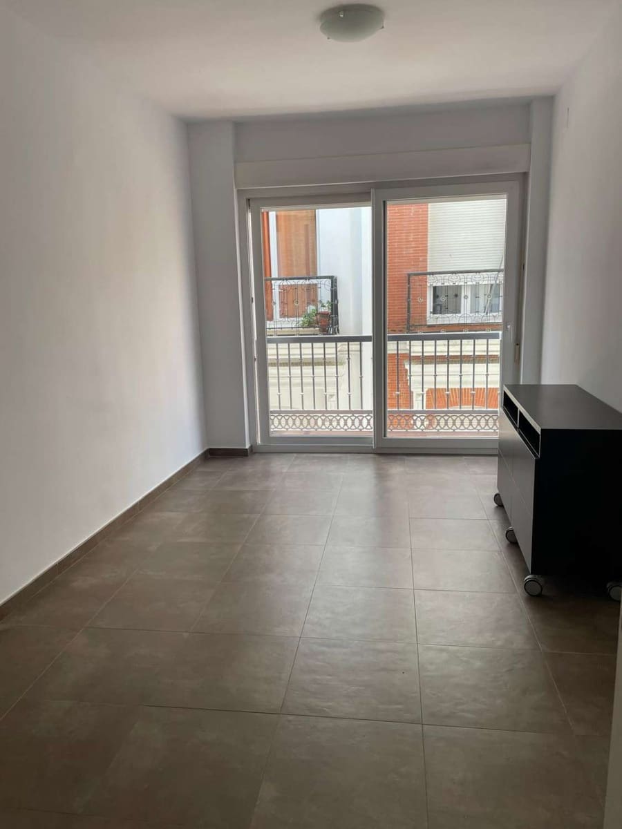 5 makuuhuone Asunto myytävänä paikassa Huelva kaupunki - 43 000 € (Ref: 10094152)