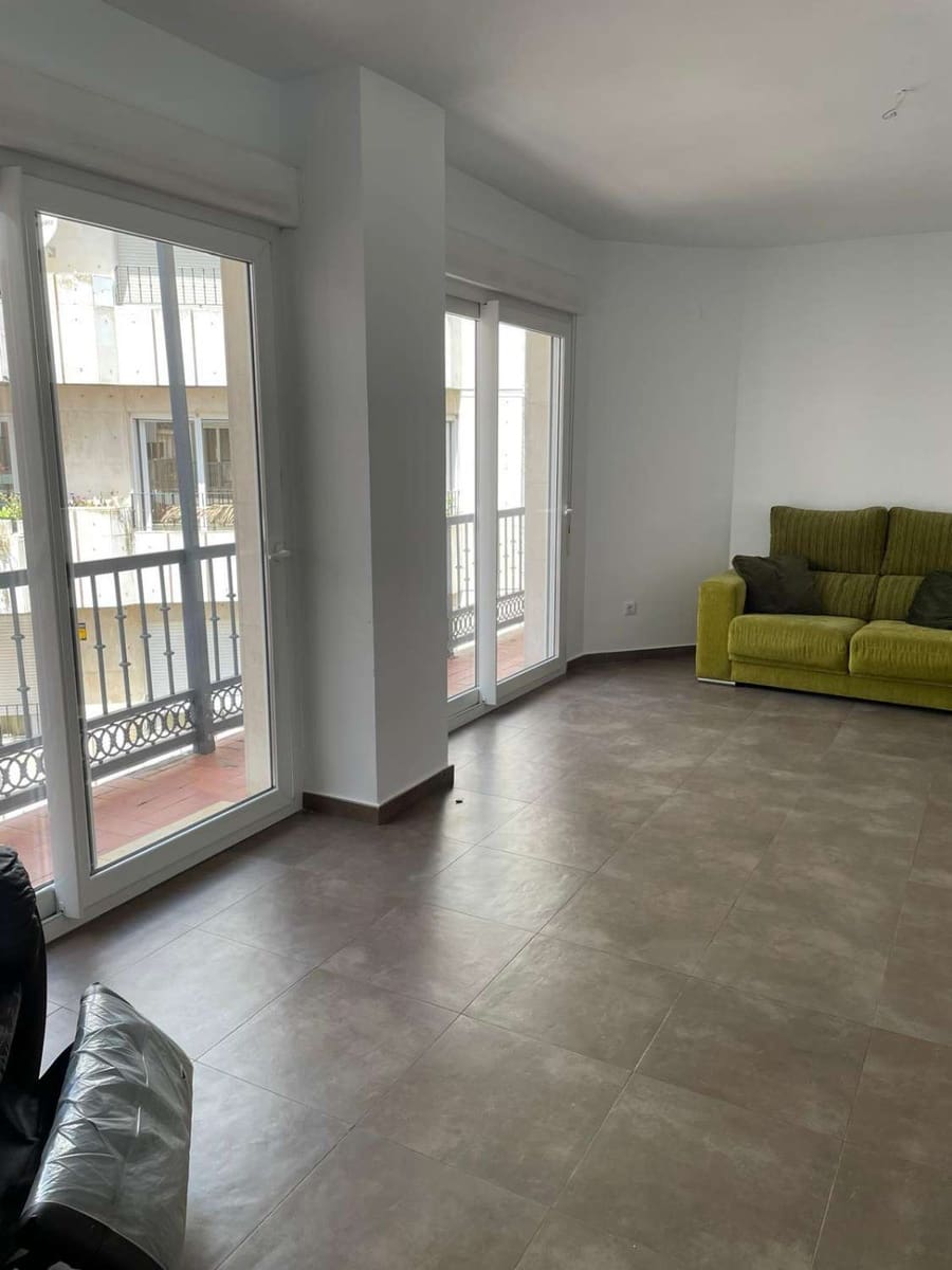 5 makuuhuone Asunto myytävänä paikassa Huelva kaupunki - 43 000 € (Ref: 10094152)