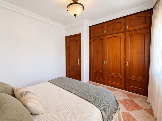 1 bedroom Beach Apartment for sale in Torre del Mar, Vélez-Málaga with pool - € 229,900 (Ref: 10154555)