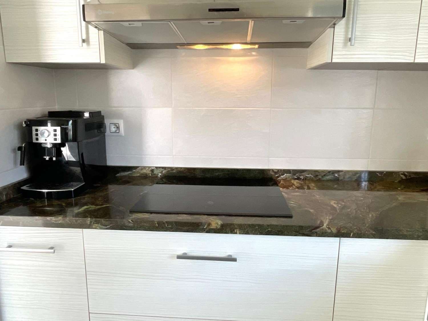 3 chambre Villa/Maison à vendre à Caleta de Velez avec piscine garage - 570 000 € (Ref: 10173129)