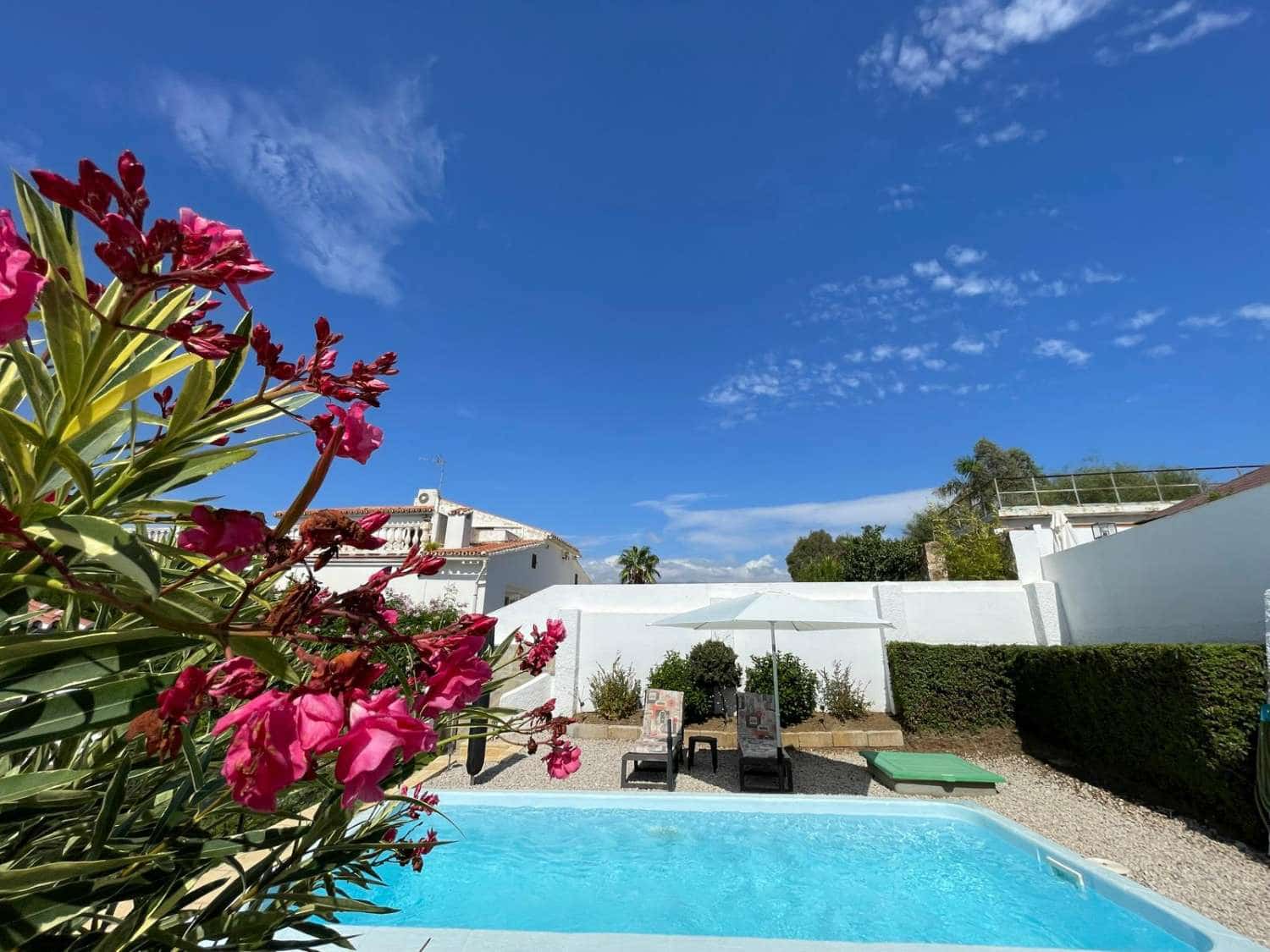 3 chambre Villa/Maison à vendre à Caleta de Velez avec piscine garage - 570 000 € (Ref: 10173129)