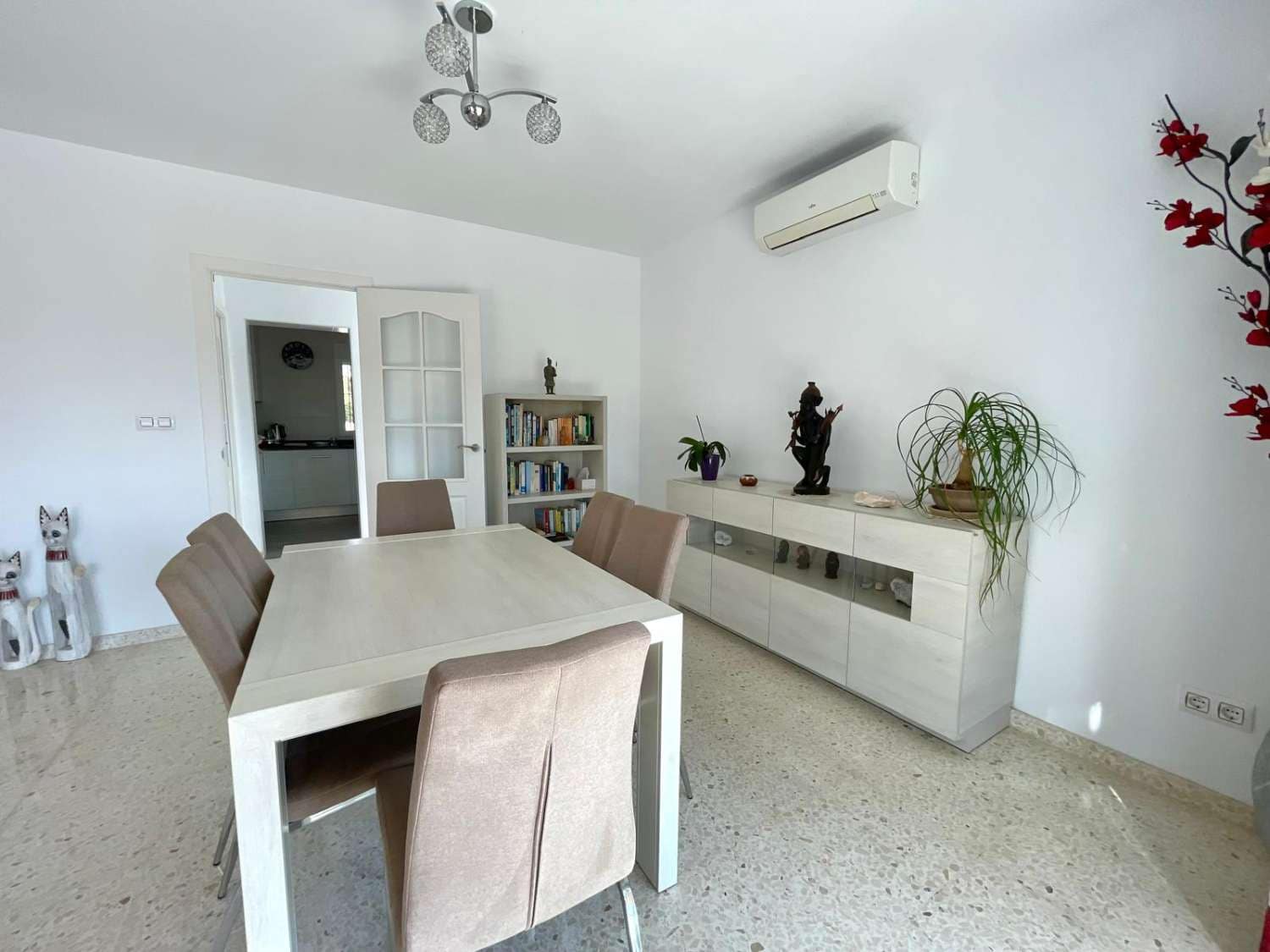 3 chambre Villa/Maison à vendre à Caleta de Velez avec piscine garage - 570 000 € (Ref: 10173129)