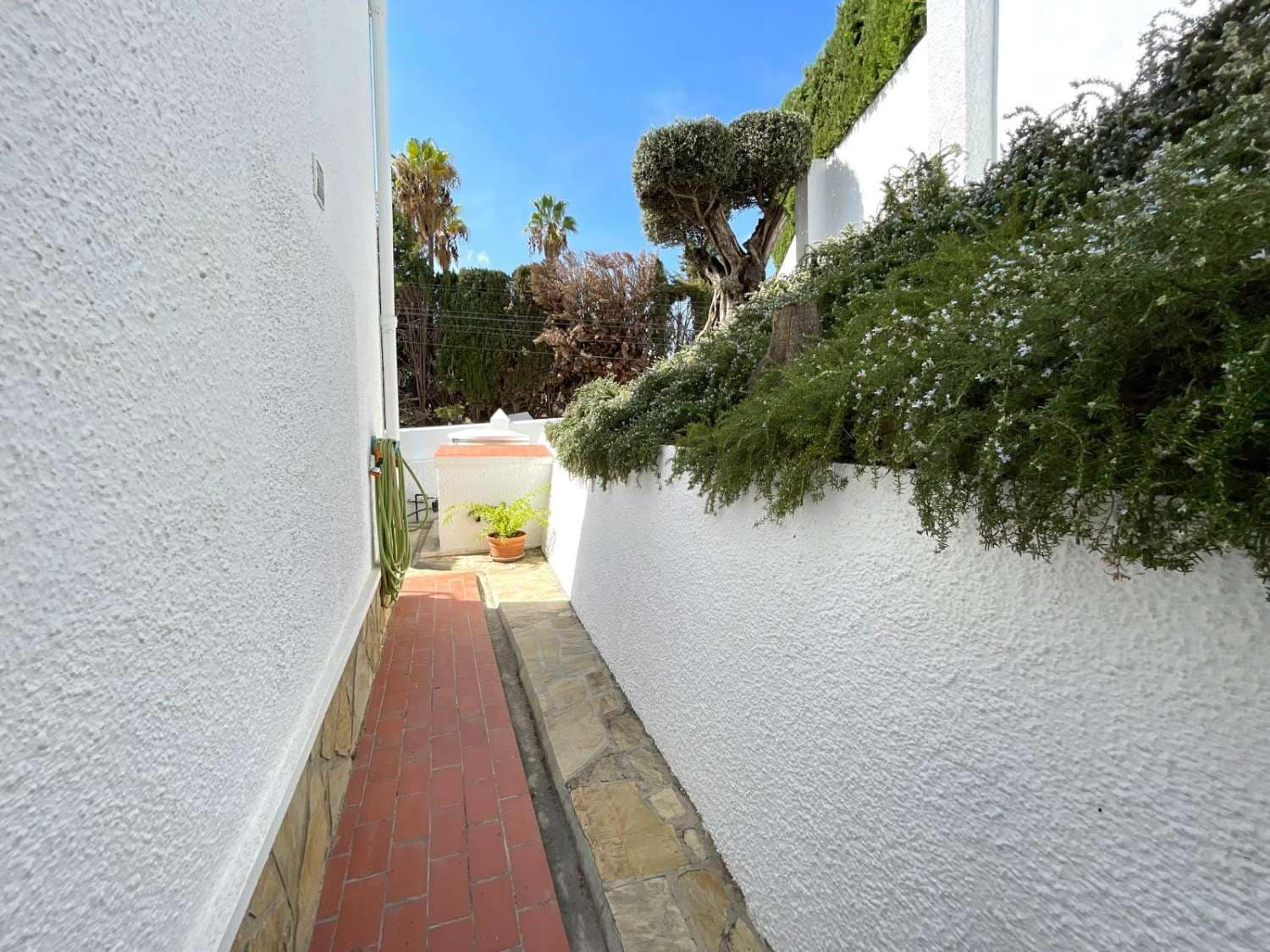 3 chambre Villa/Maison à vendre à Caleta de Velez avec piscine garage - 570 000 € (Ref: 10173129)