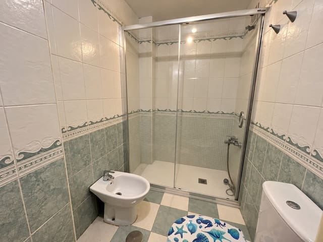 2 slaapkamer Flat te koop in Torre del Mar, Vélez-Málaga - € 265.000 (Ref: 10184140)