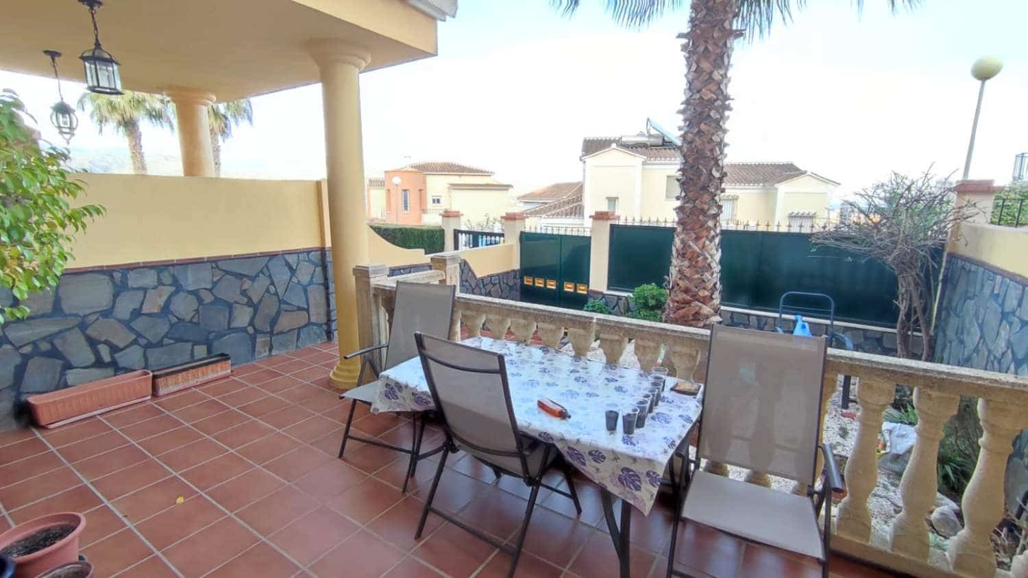 Adosado de 3 habitaciones en Torre del Mar en venta con piscina - 480.000 € (Ref: 8245089)