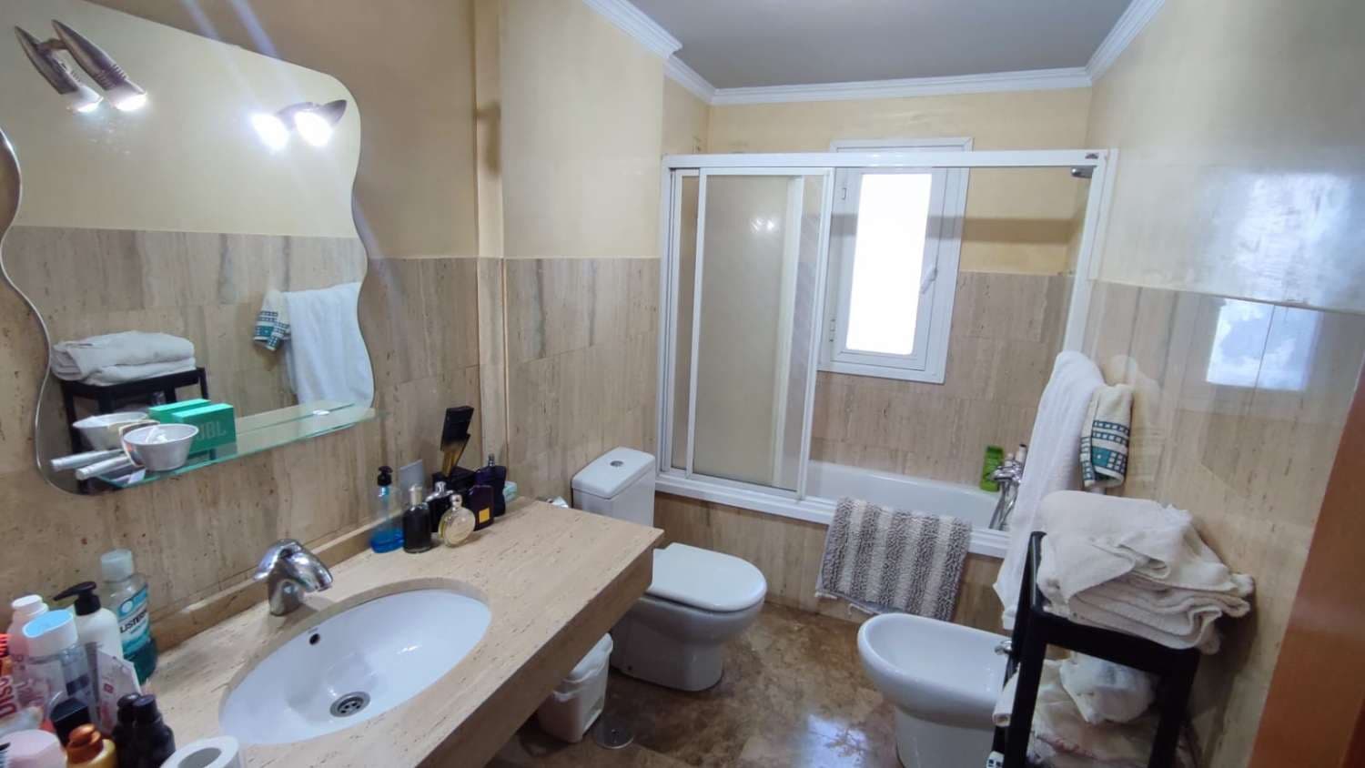 Adosado de 3 habitaciones en Torre del Mar en venta con piscina - 480.000 € (Ref: 8245089)