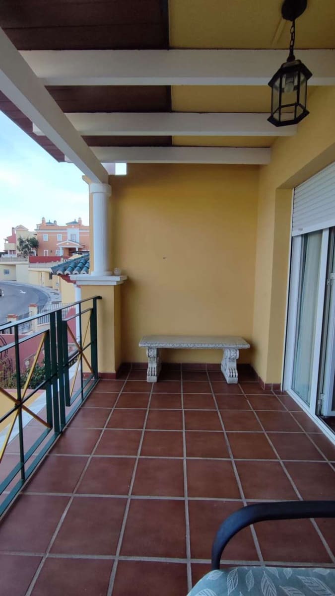 Adosado de 3 habitaciones en Torre del Mar en venta con piscina - 480.000 € (Ref: 8245089)