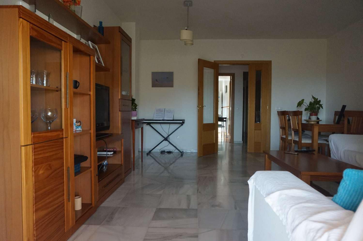 3 soveværelse Lejlighed til leje i Almayate med swimmingpool garage - € 900 (Ref: 8245098)