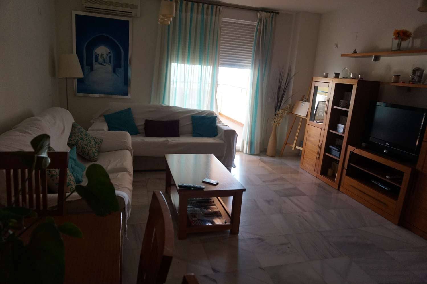 3 soveværelse Lejlighed til leje i Almayate med swimmingpool garage - € 900 (Ref: 8245098)