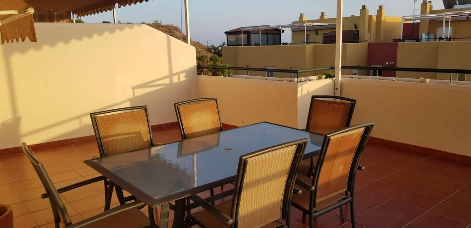 3 soveværelse Lejlighed til leje i Almayate med swimmingpool garage - € 900 (Ref: 8245098)