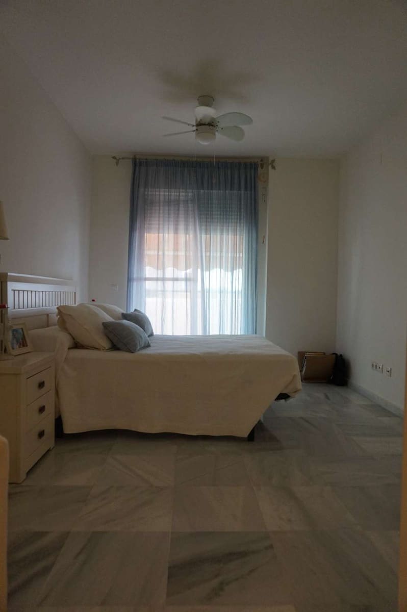 3 soveværelse Lejlighed til leje i Almayate med swimmingpool garage - € 900 (Ref: 8245098)