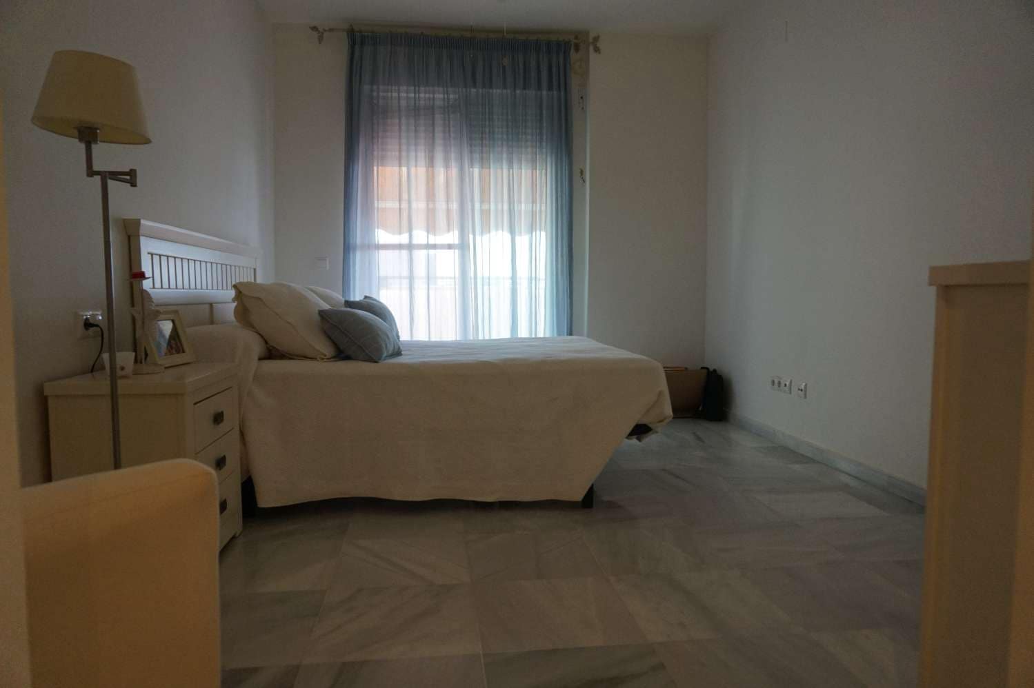 3 soveværelse Lejlighed til leje i Almayate med swimmingpool garage - € 900 (Ref: 8245098)