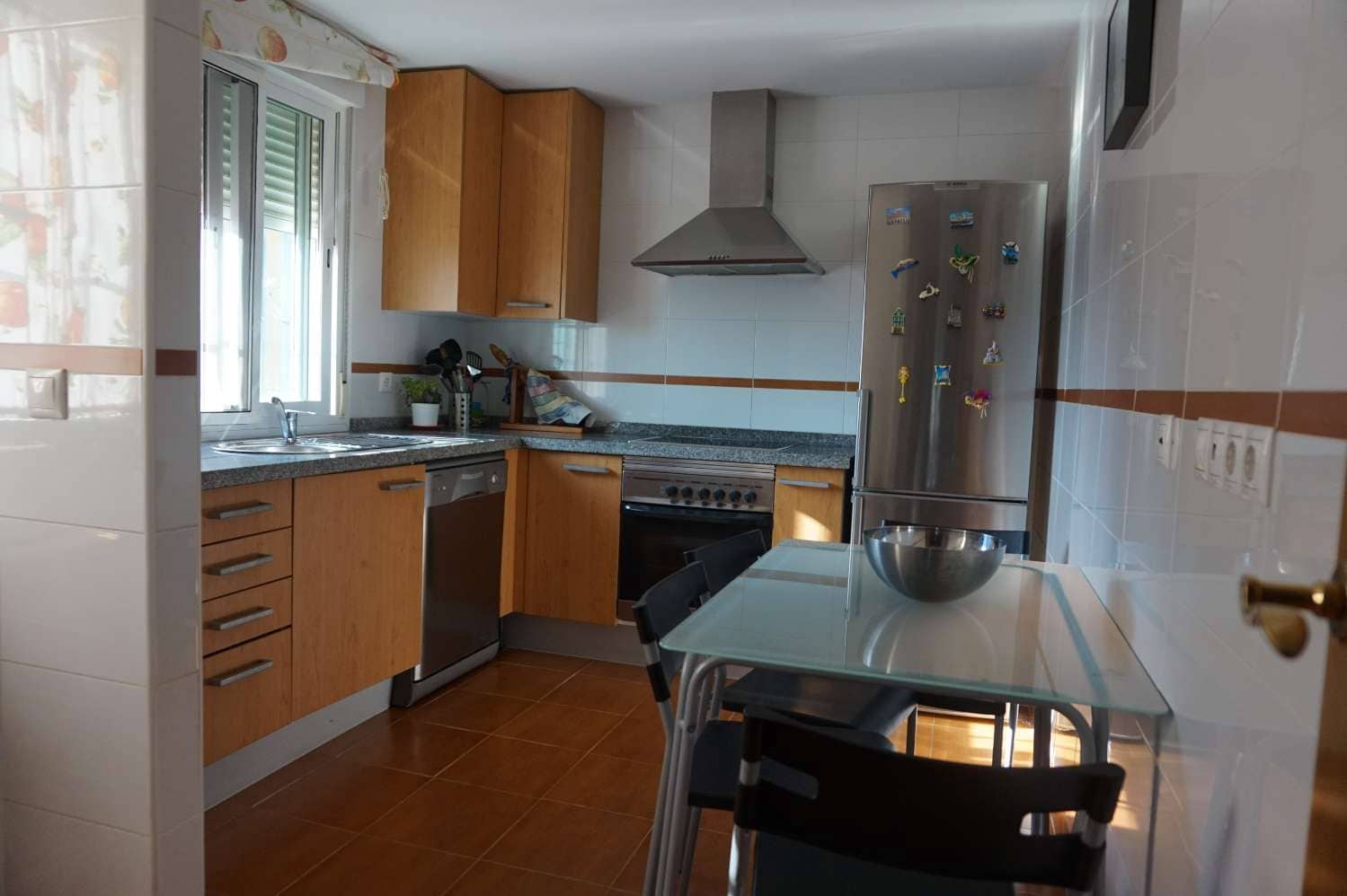 3 soveværelse Lejlighed til leje i Almayate med swimmingpool garage - € 900 (Ref: 8245098)