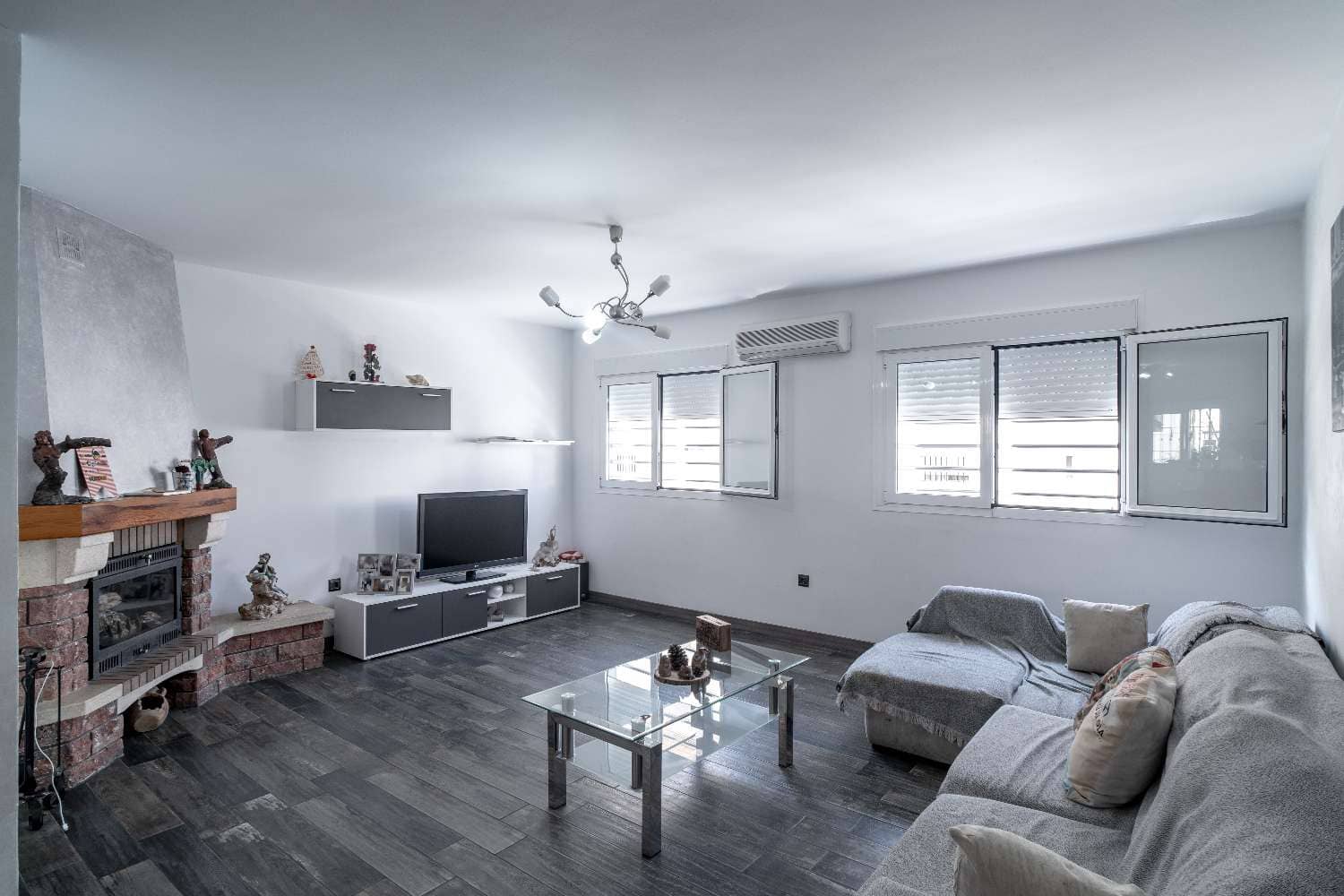 4 bedroom Terraced Villa for sale in Velez-Malaga with garage - € 370,000 (Ref: 8246877)