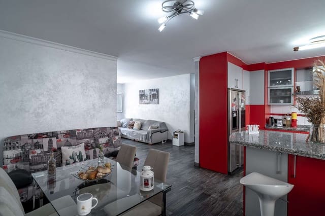 4 bedroom Terraced Villa for sale in Vélez-Málaga with garage - € 370,000 (Ref: 8246877)