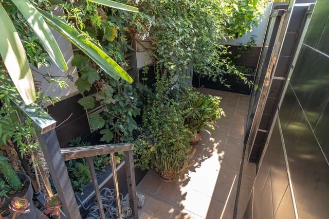4 bedroom Terraced Villa for sale in Vélez-Málaga with garage - € 370,000 (Ref: 8246877)