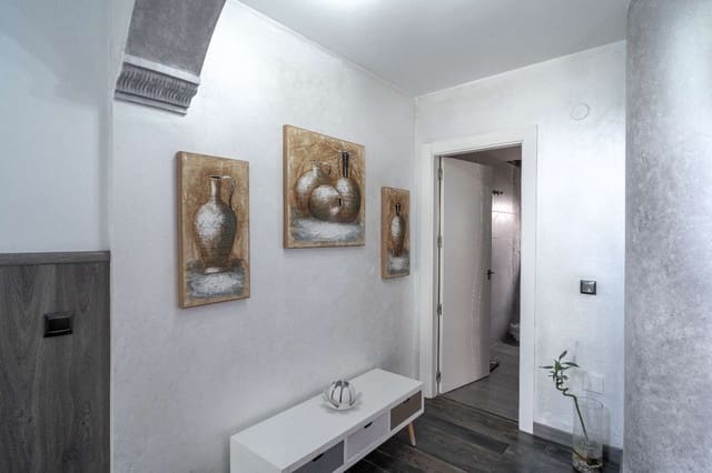 4 bedroom Terraced Villa for sale in Vélez-Málaga with garage - € 370,000 (Ref: 8246877)
