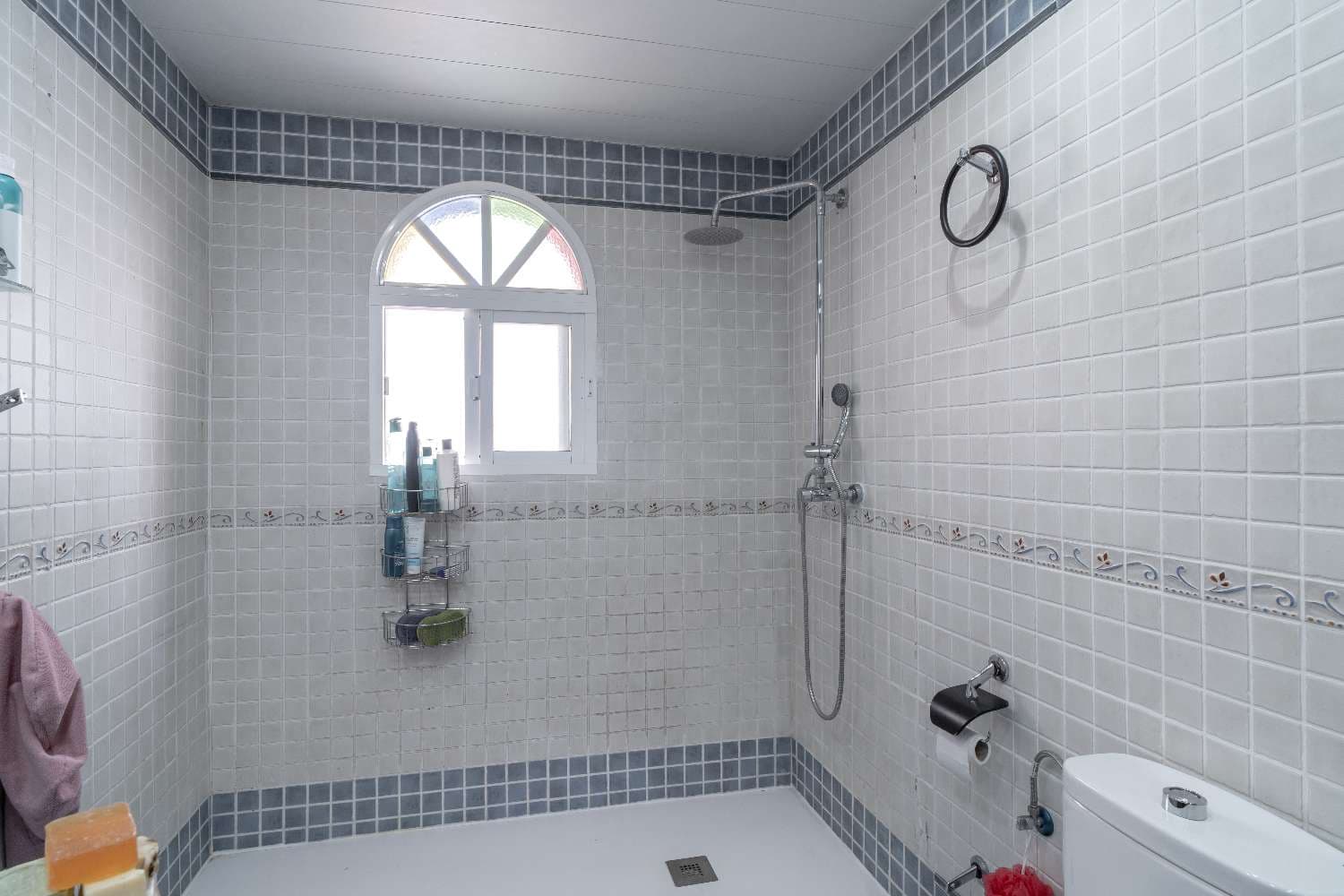 4 bedroom Terraced Villa for sale in Velez-Malaga with garage - € 370,000 (Ref: 8246877)