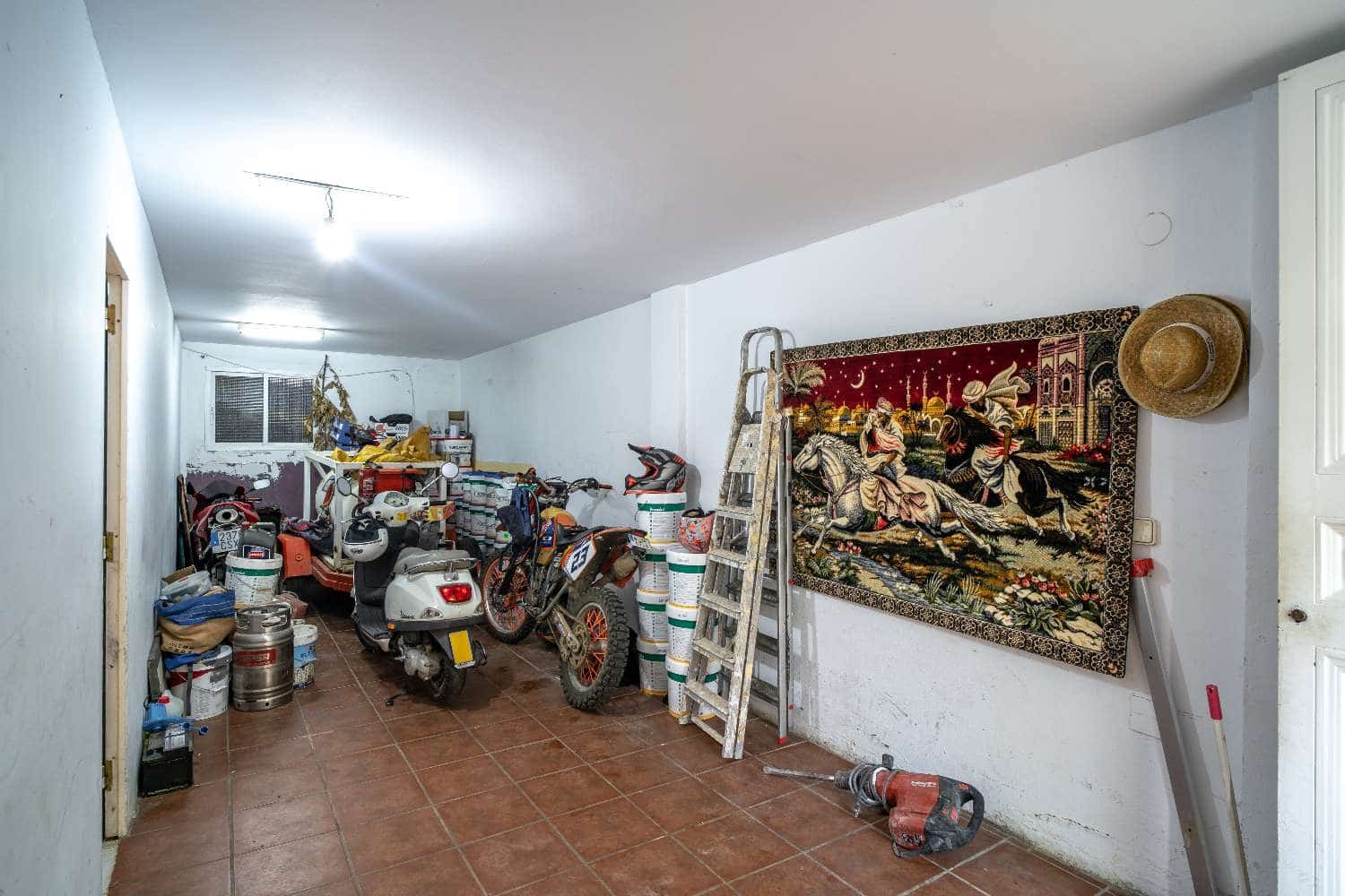 4 bedroom Terraced Villa for sale in Velez-Malaga with garage - € 370,000 (Ref: 8246877)