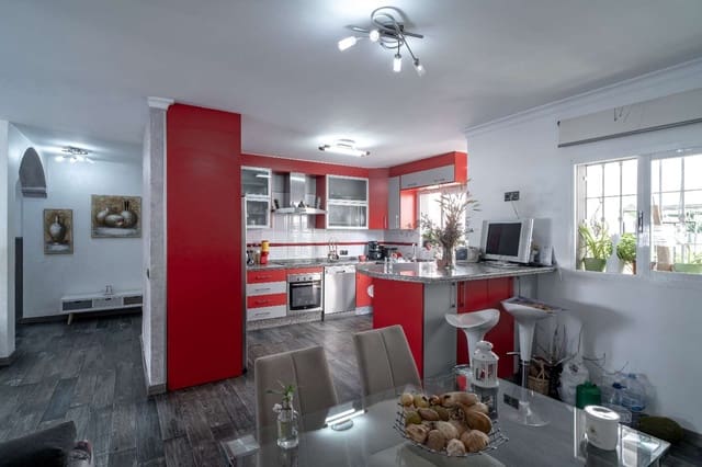 4 bedroom Terraced Villa for sale in Vélez-Málaga with garage - € 370,000 (Ref: 8246877)