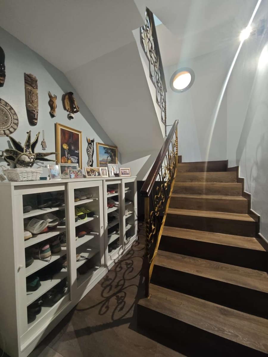 5 bedroom Villa for sale in Torrox with pool garage - € 800,000 (Ref: 8505559)