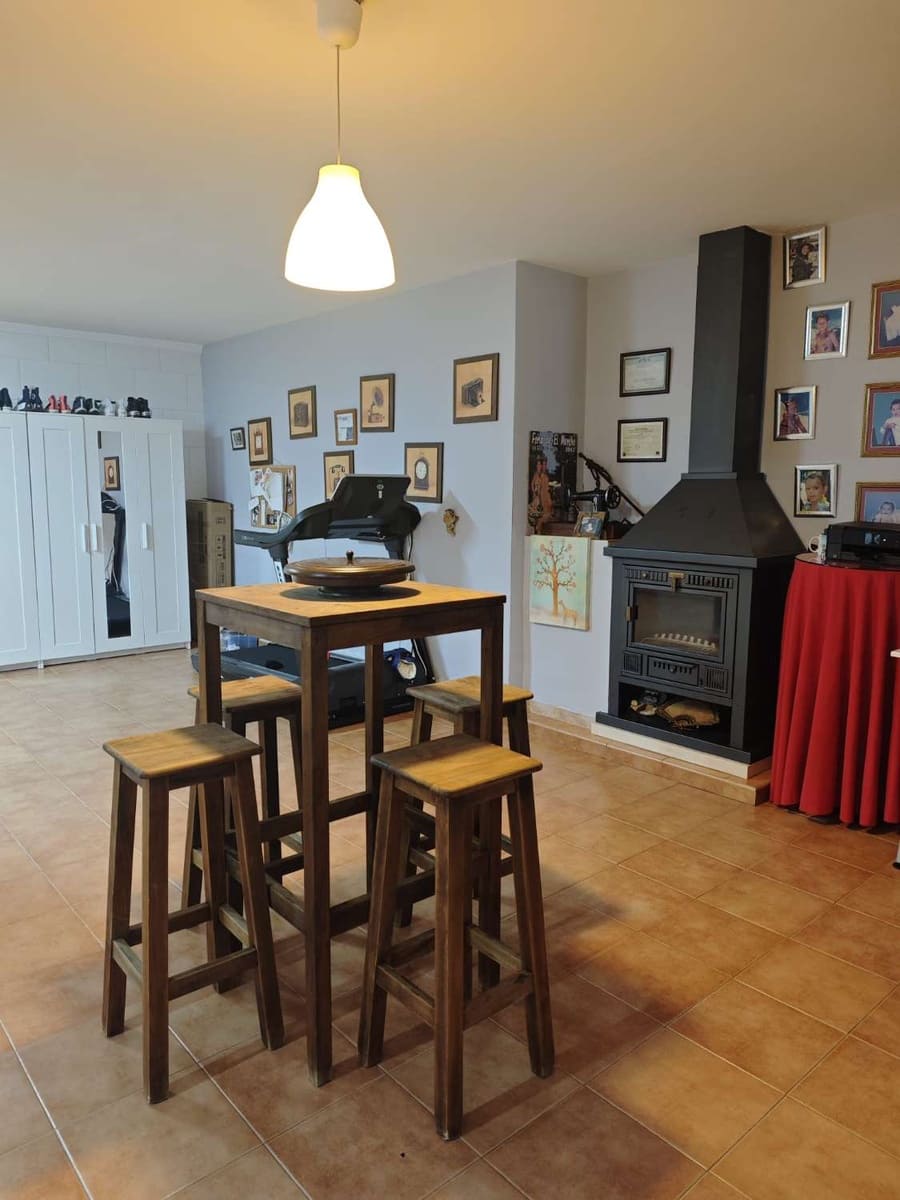 5 bedroom Villa for sale in Torrox with pool garage - € 800,000 (Ref: 8505559)