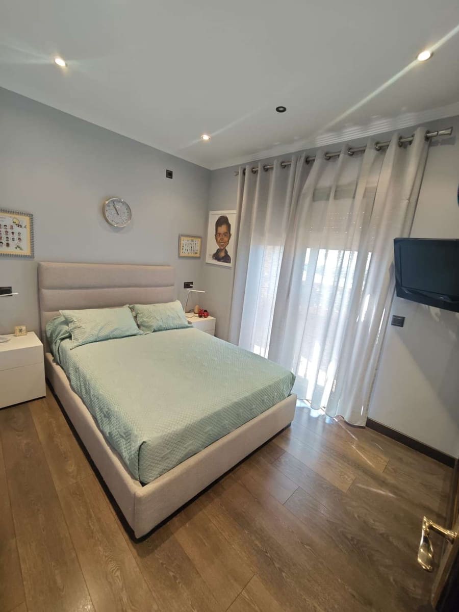 5 bedroom Villa for sale in Torrox with pool garage - € 800,000 (Ref: 8505559)